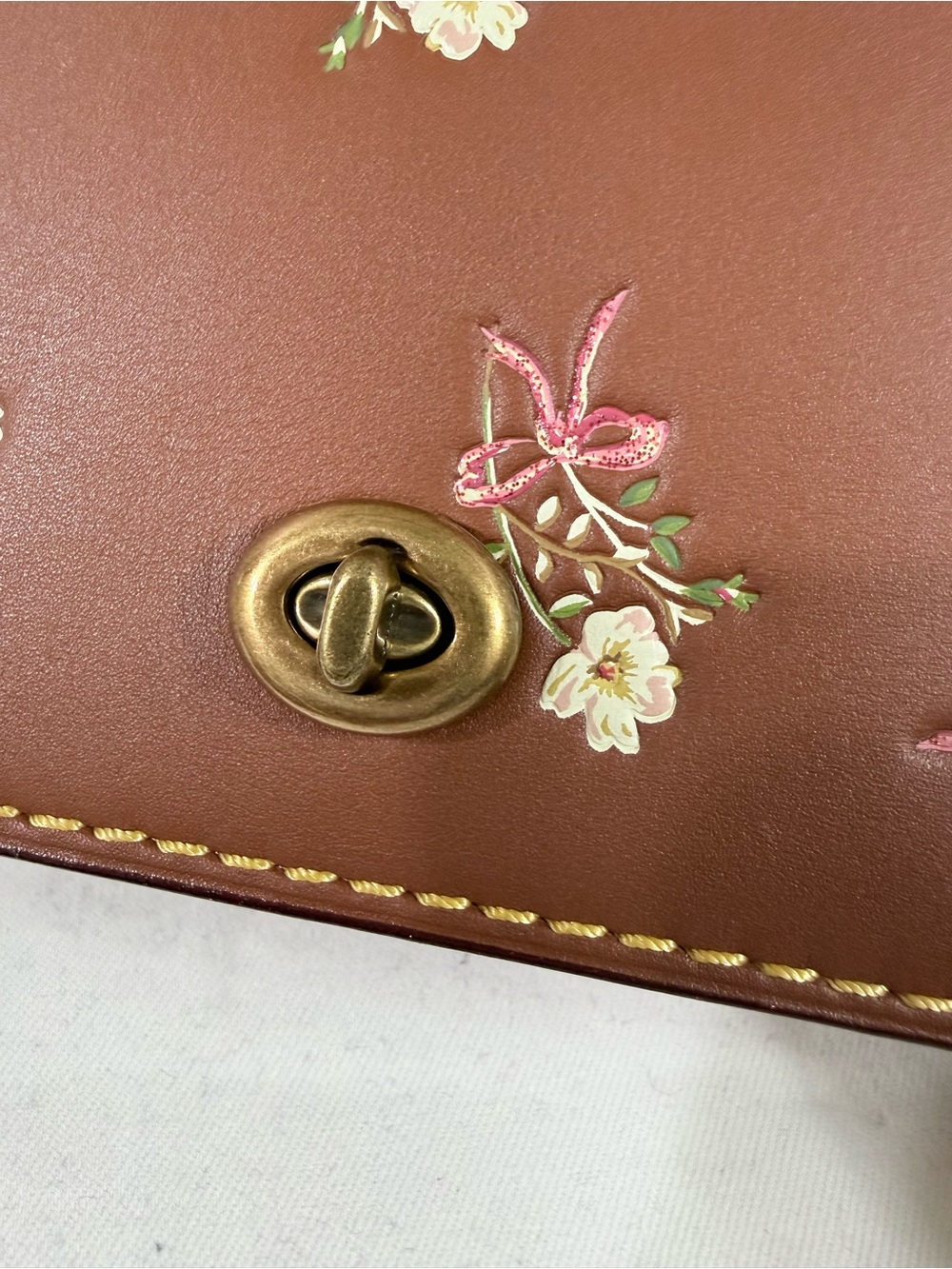 Coach 1941 dinky bow print brass/1941 saddle like new condition - Picture 3 of 12